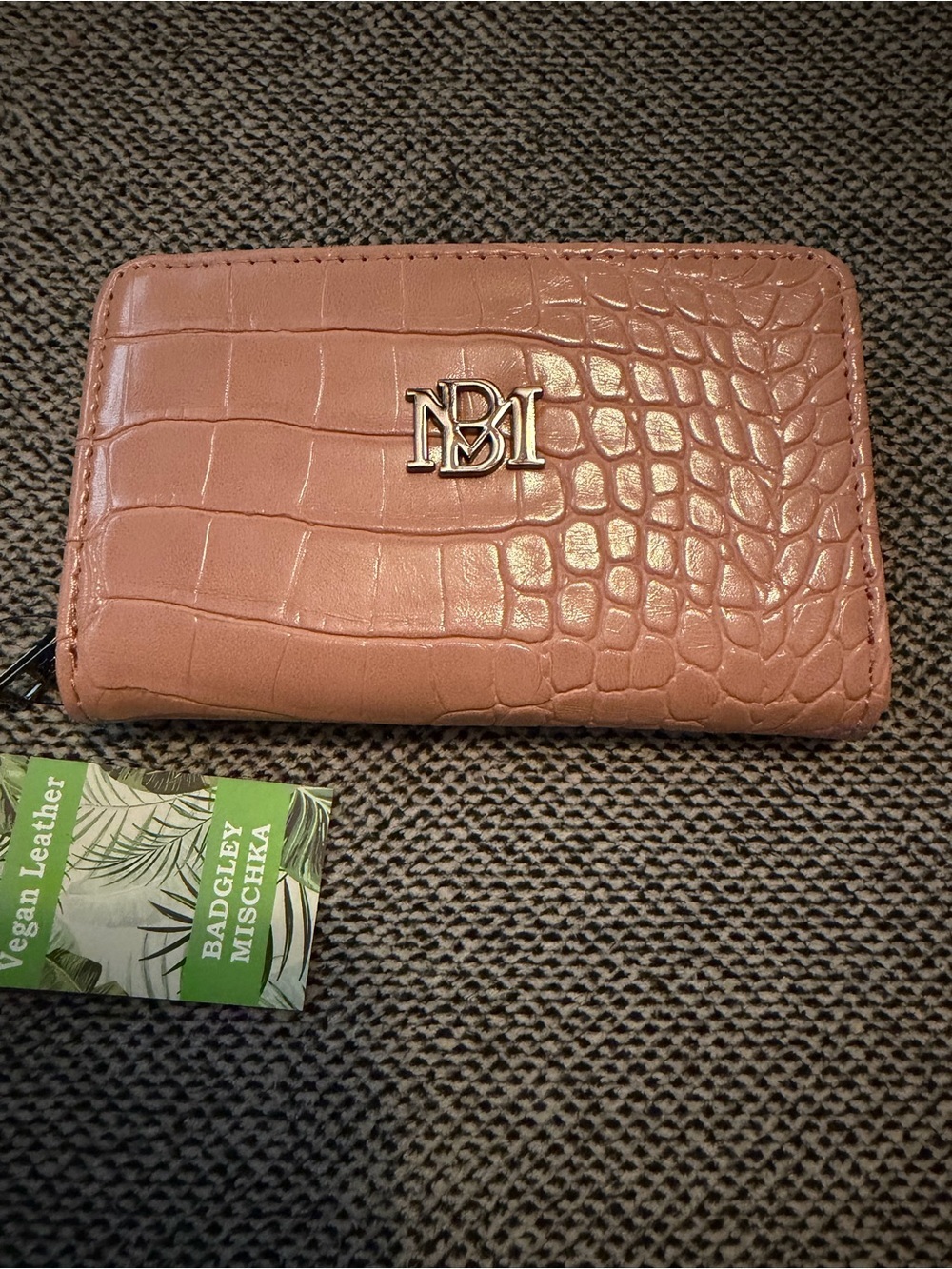 NWT Badgley Mischka Blush Croc-Embossed Zip Wallet